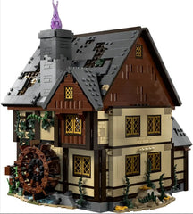 LEGO Ideas Disney Hocus Pocus: The Sanderson Sisters’ Cottage – 21341
